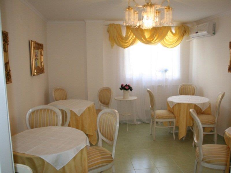 Hotel Nelisse Bükreş Restoran fotoğraf
