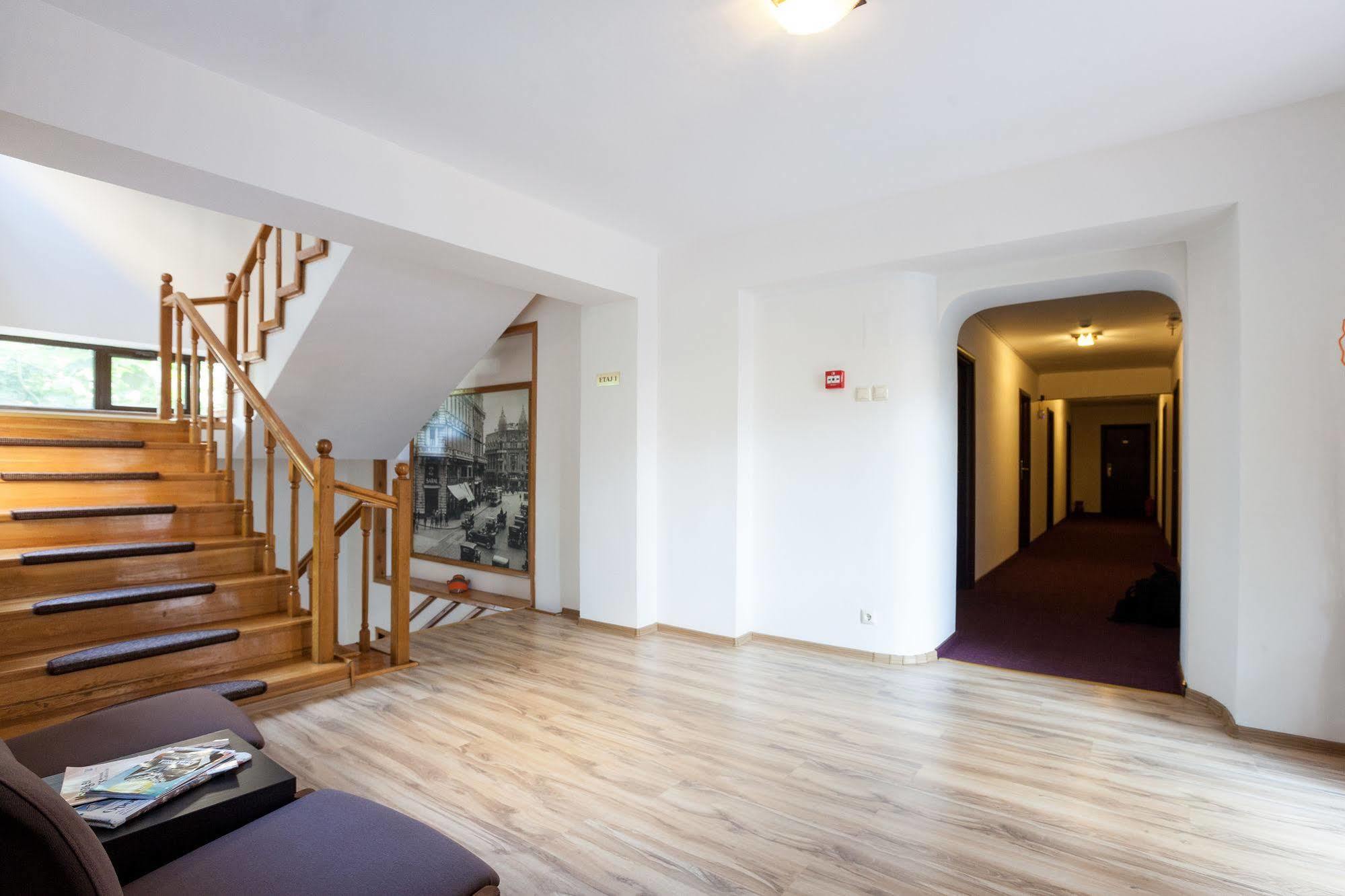 Hotel Nelisse Bükreş Dış mekan fotoğraf